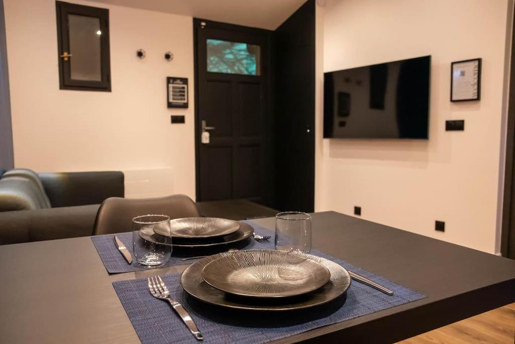 Blue Night - Jacuzzi - Bord De Seine Corbeil-Essonnes Exterior foto