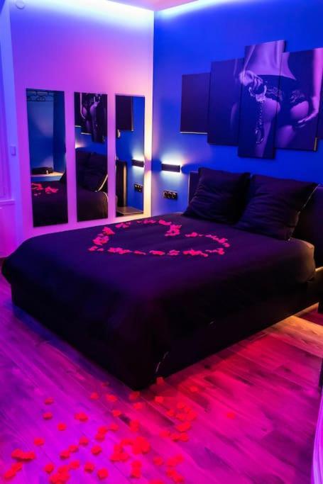 Blue Night - Jacuzzi - Bord De Seine Corbeil-Essonnes Exterior foto