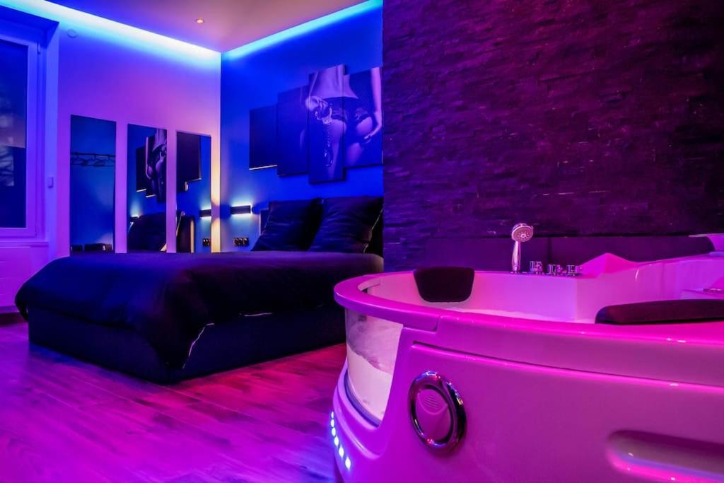 Blue Night - Jacuzzi - Bord De Seine Corbeil-Essonnes Exterior foto