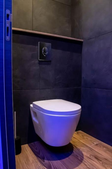 Blue Night - Jacuzzi - Bord De Seine Corbeil-Essonnes Exterior foto